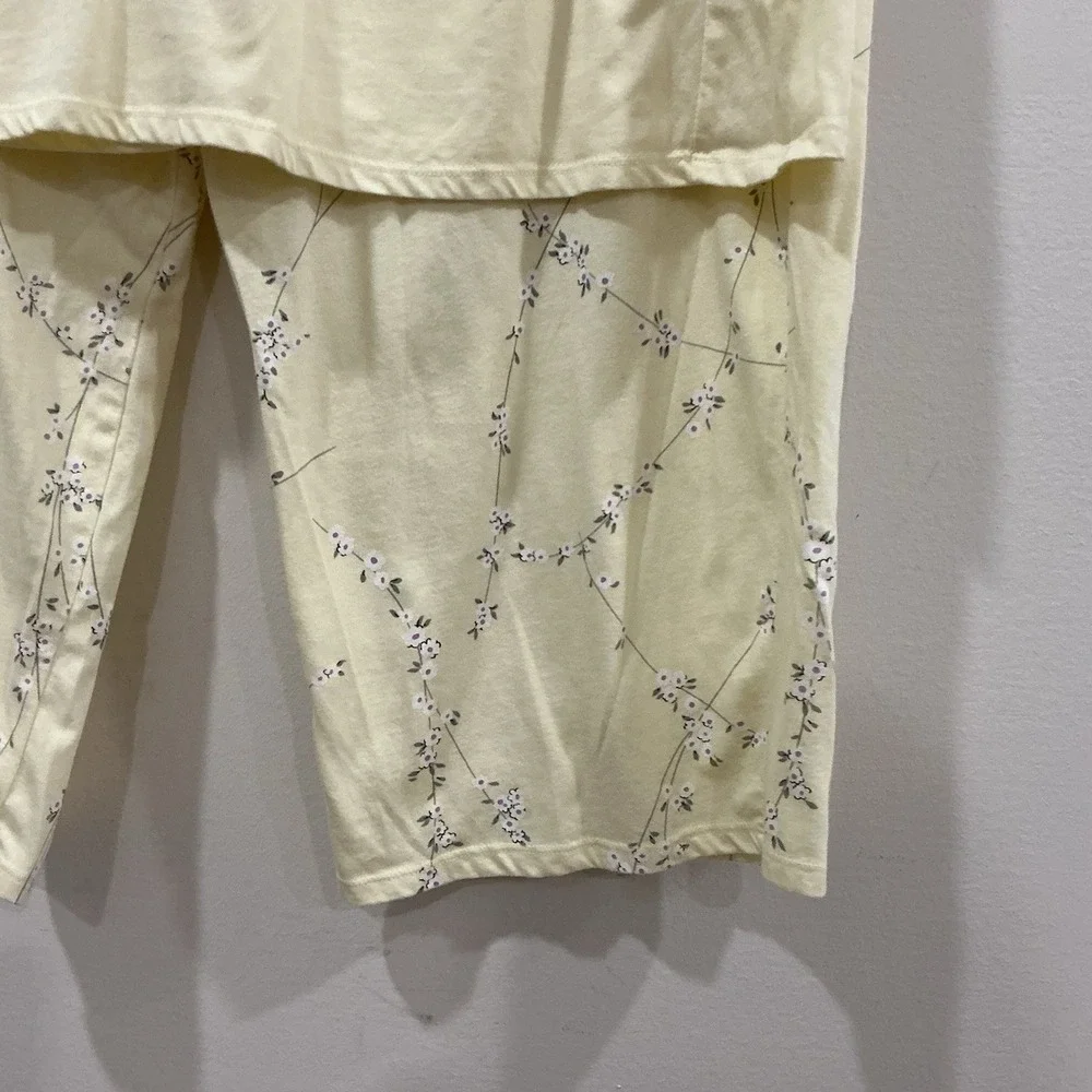 Women's Aria Yellow Floral Pajama Set Capri Pants Sz Large Soft Jersey Cottage